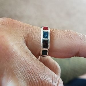 I'm looking for this ring